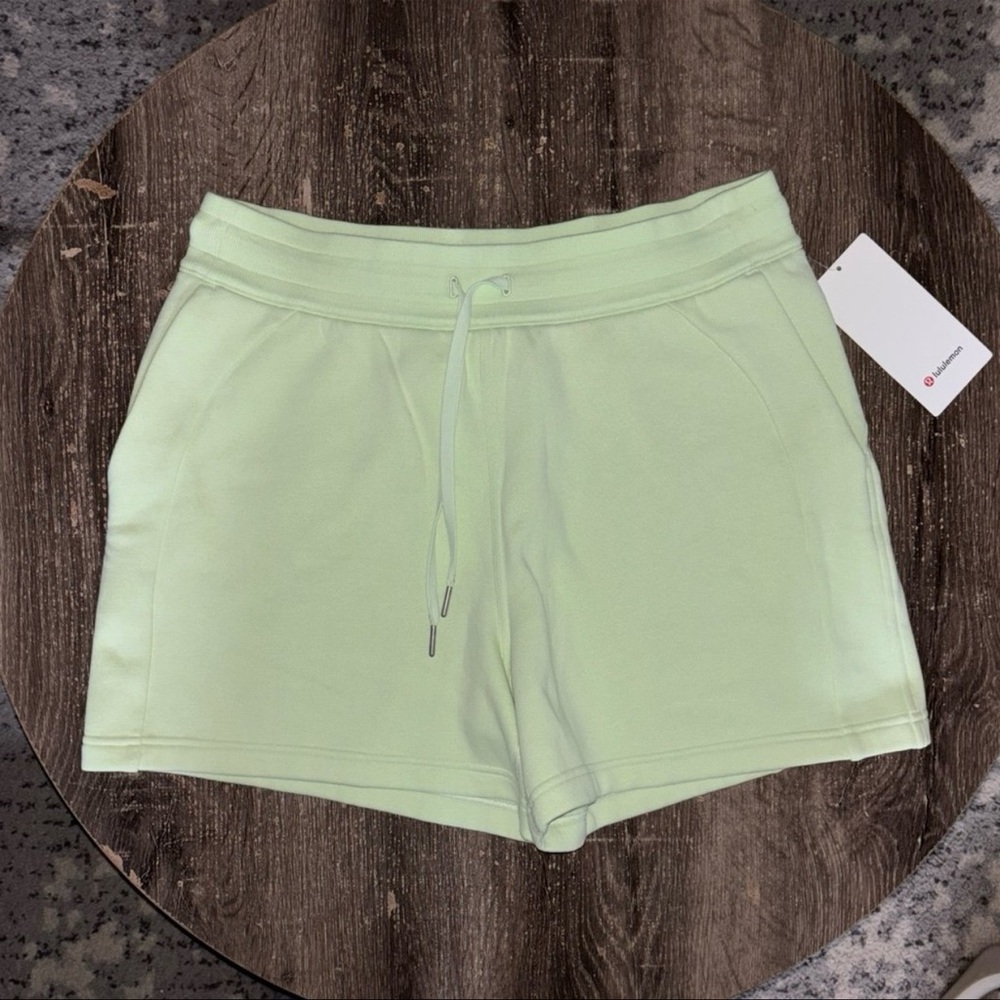 Lululemon Women’s High Rise Scuba Shorts 5”